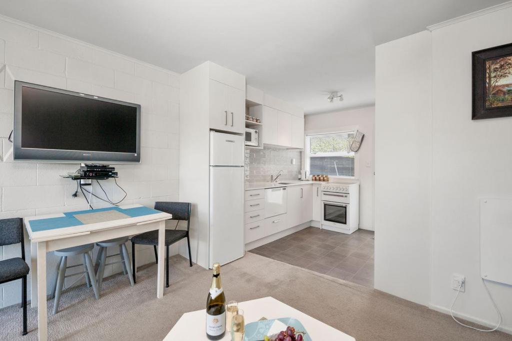 Central Stay - Taupo Flat Exterior photo